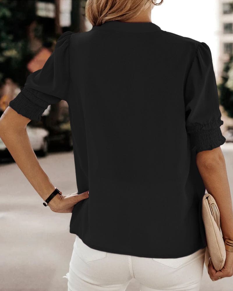 Léa – Chemise à manches courtes à décolleté en V femme