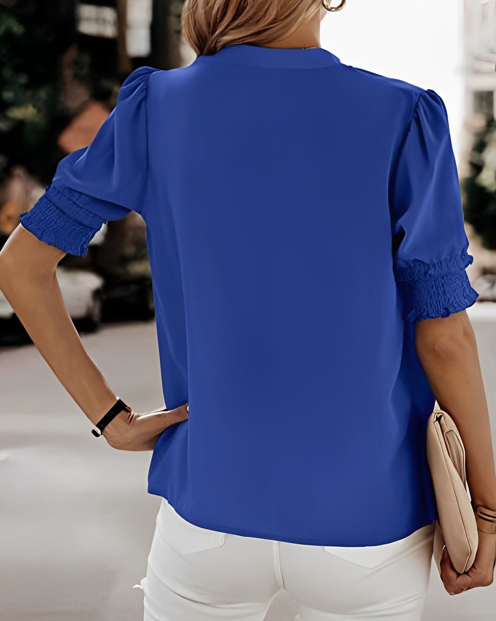 Léa – Chemise à manches courtes à décolleté en V femme