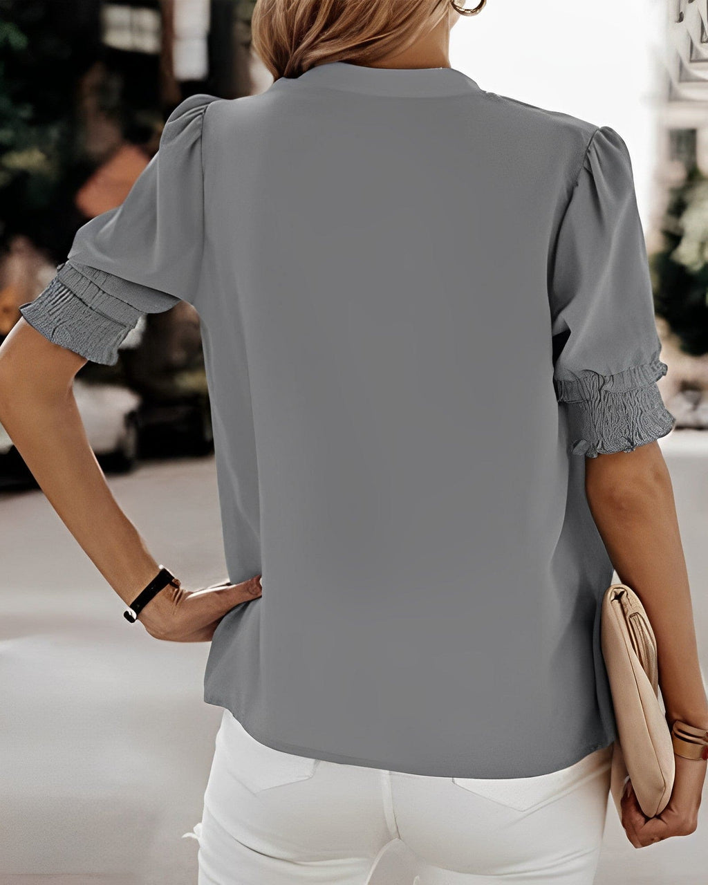 Léa – Chemise à manches courtes à décolleté en V femme